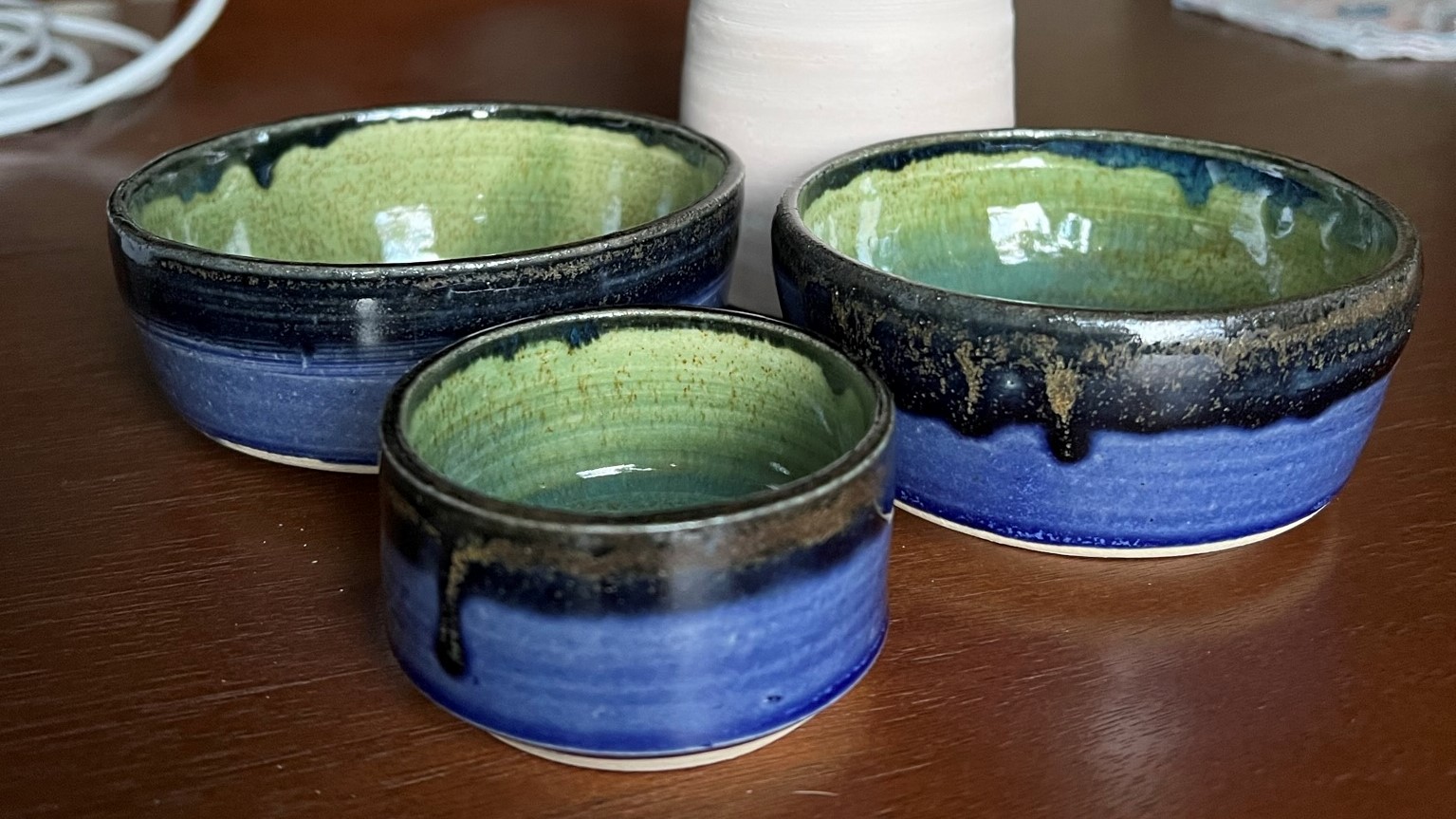 Three bowls of varying sizes