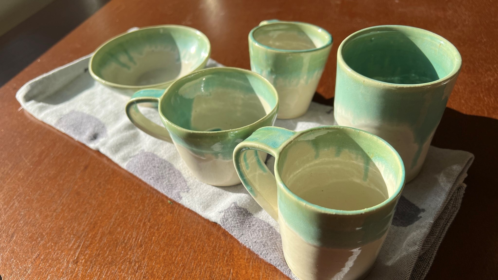 Set of mugs and bowl