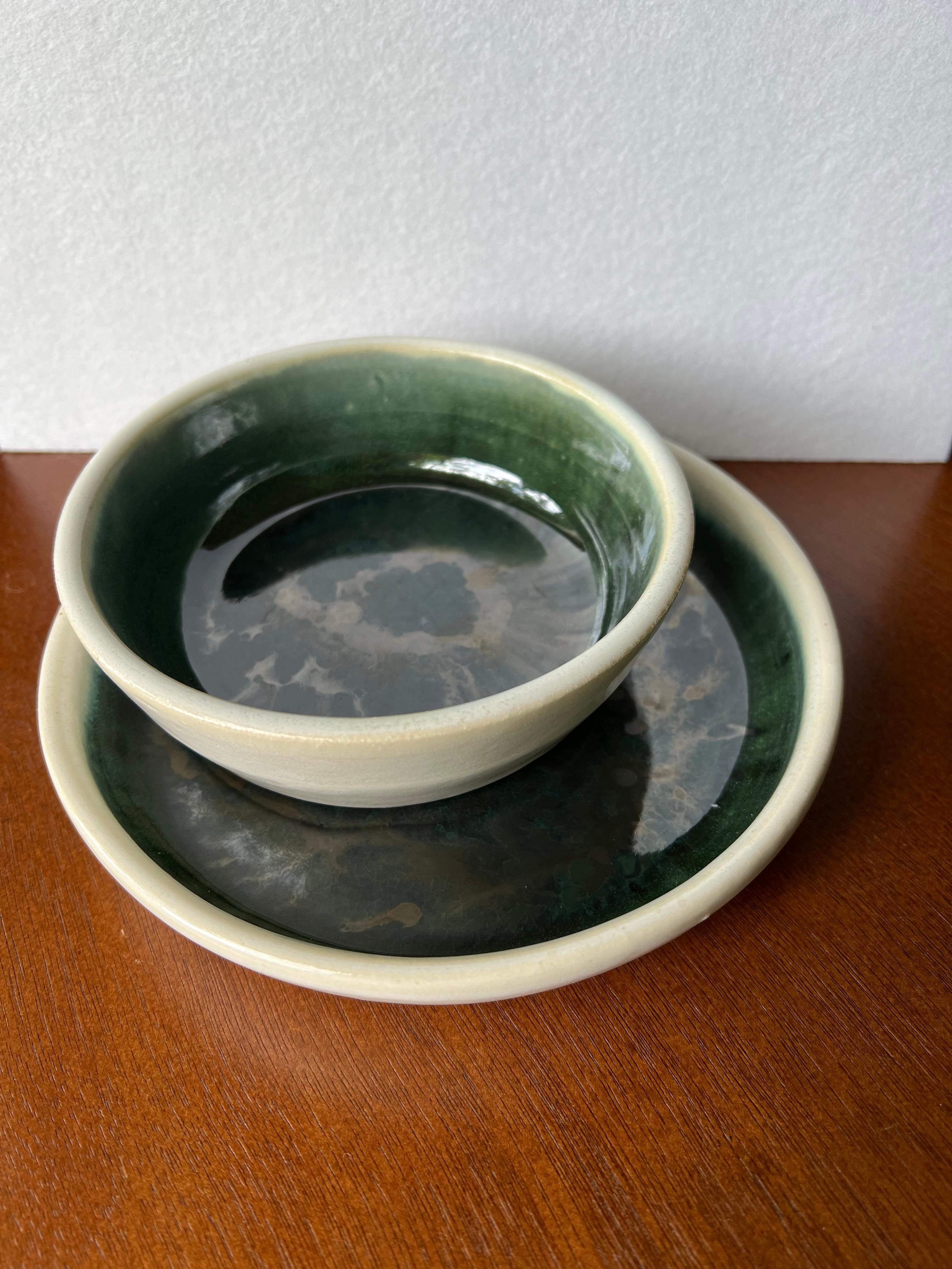 metallic bowl and plate